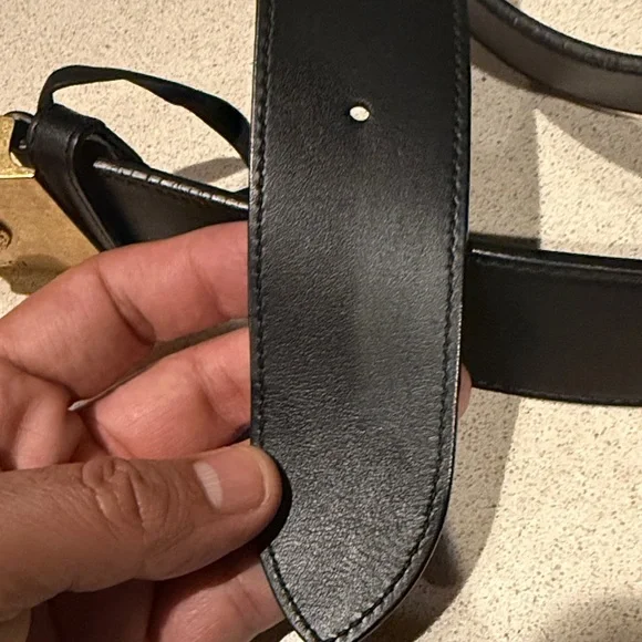 Gucci Black Leather Belt with Gold Tiger Buckle - Picture 4 of 6